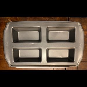 Wilton 4-Mini Loaf Pan